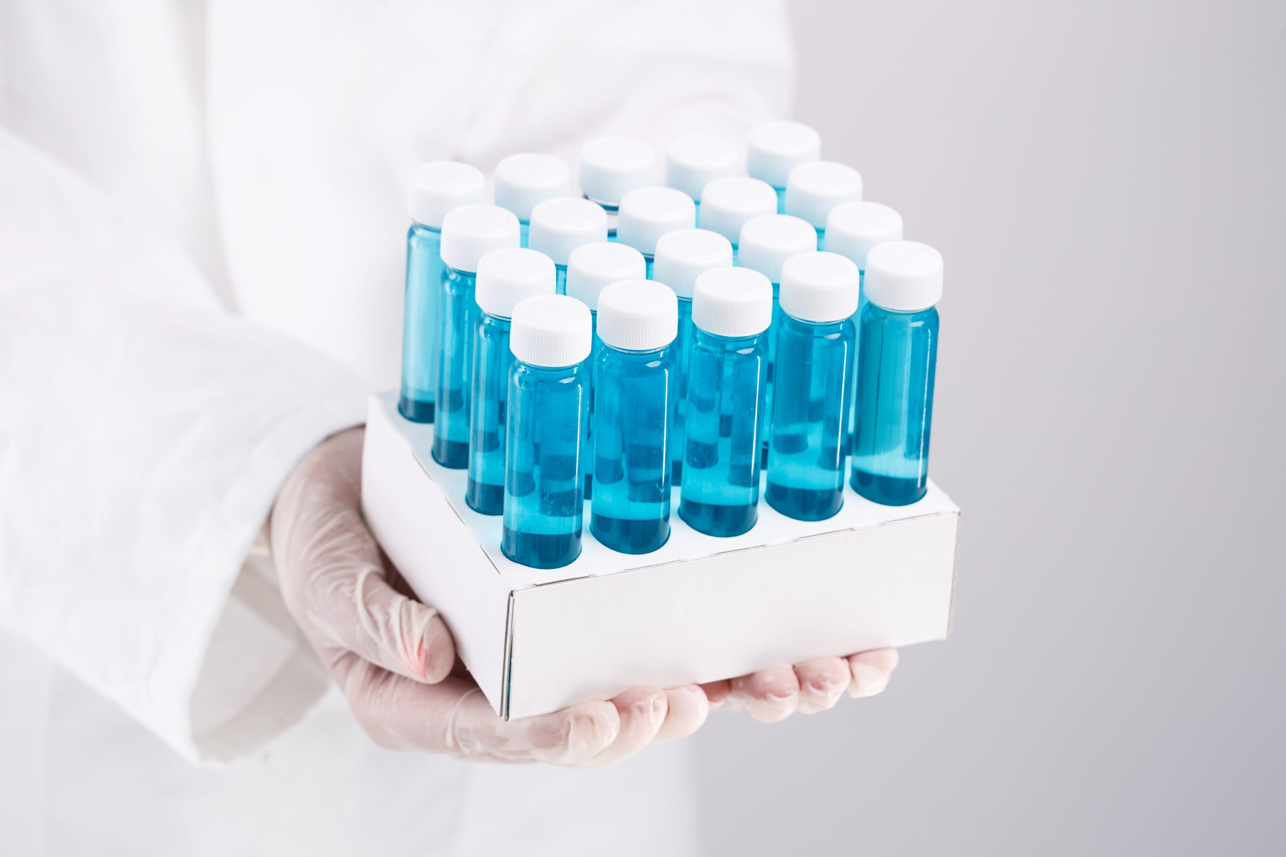 High-quality laboratory tubes like Test tubes, centrifuge tubes, cryo tubes & more for research and diagnostics