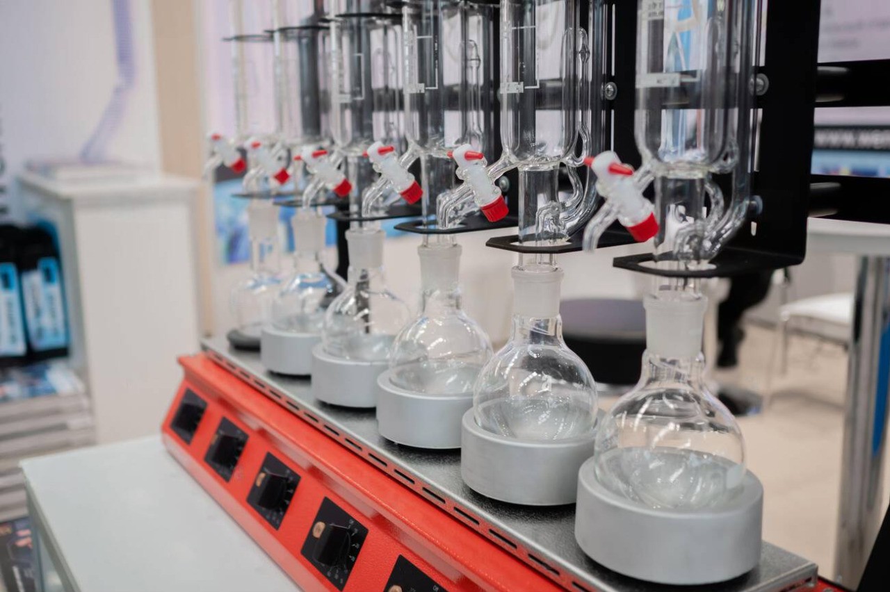 Heating mantle for uniform, controlled heat in lab applications from SP-Wilmad & United Scientific brands at Dawn Scientific