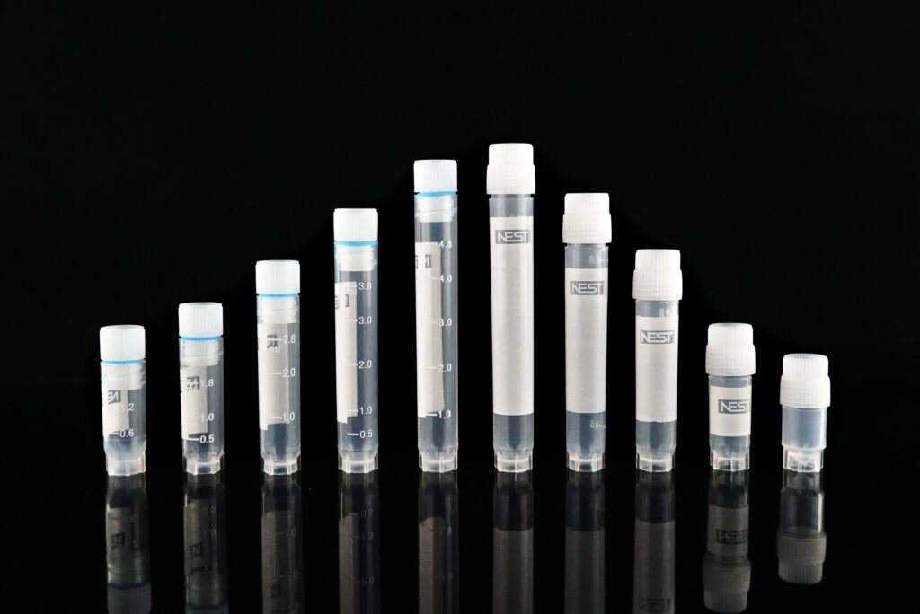 0.5ml Cryogenic Vial, Self-Standing, External Thread, sterile 50/pk, 500/