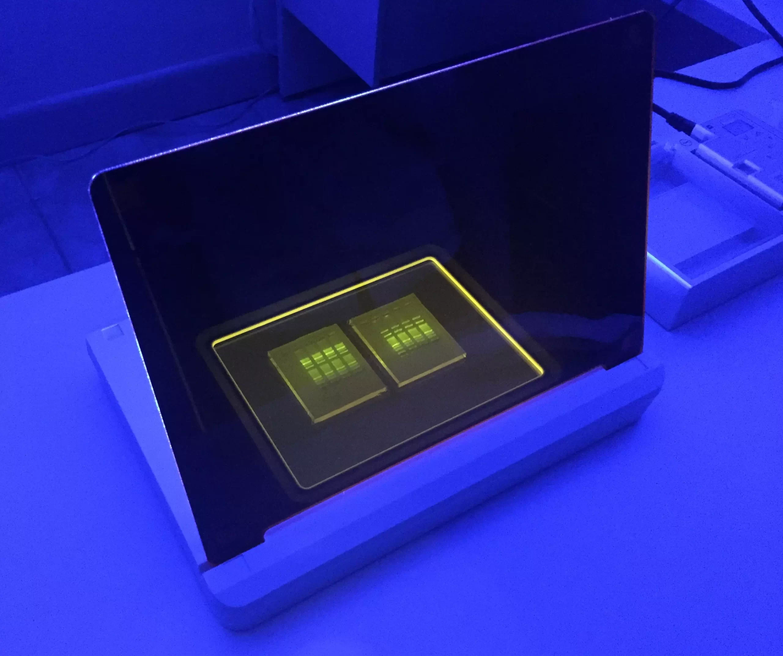 SmartBlue™ Transilluminator - 230V input