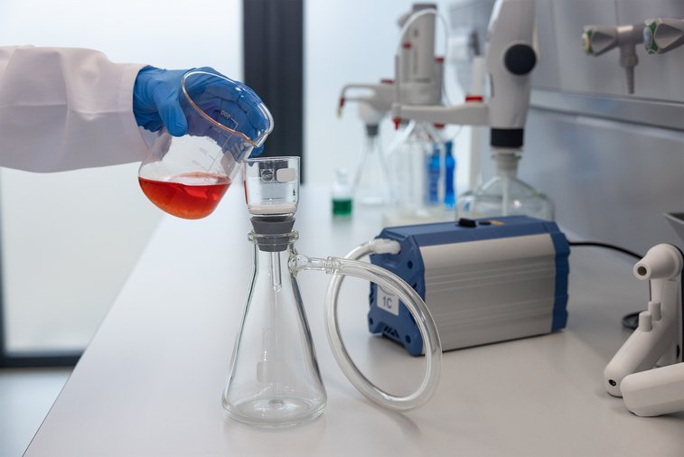Lab Vacuum Pumps lab vacuum pump - Chemical Resistant and Oil-Free Vacuum Pumps at Dawn Scientific