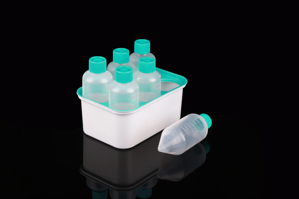 7ml Centrifuge Tube, Round Bottom with Hinged Cap, sterile 200/pk, 2400/c